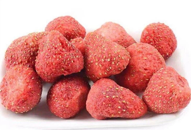 Fraises entières lyophilisées